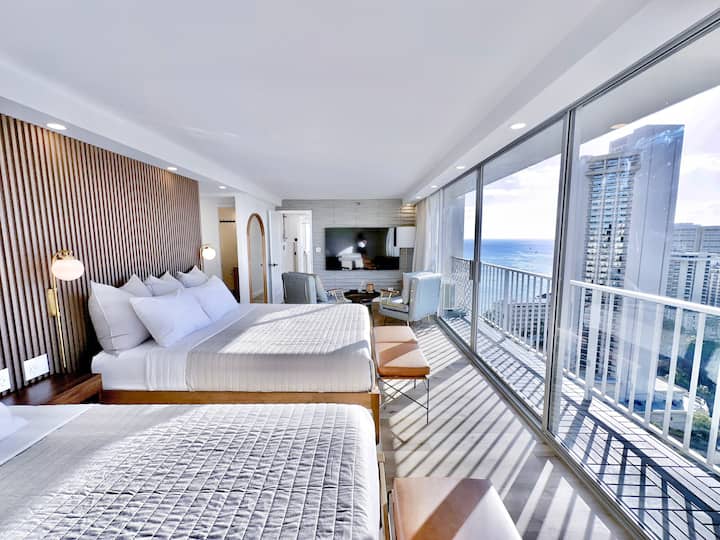 Спалня 2 с 2 двойни легла, 2 напълно сгъваеми разтегателни дивана и 75 - инчов 4K телевизор за забавление. 