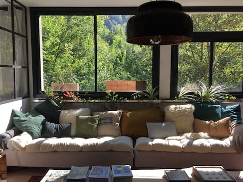 Propriété Airbnb réussie: Loft, garden, jacuzzi, billiards à Saint Claude