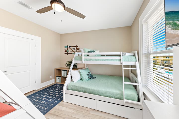 Twin over Full with Pool View and Lagoon view