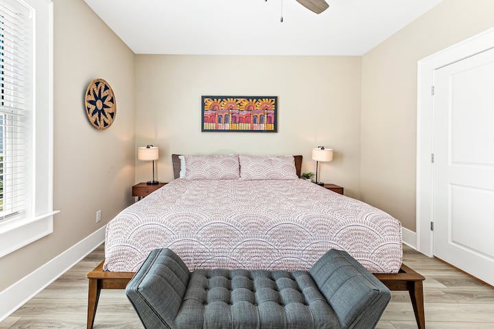 Bedroom 1: King
