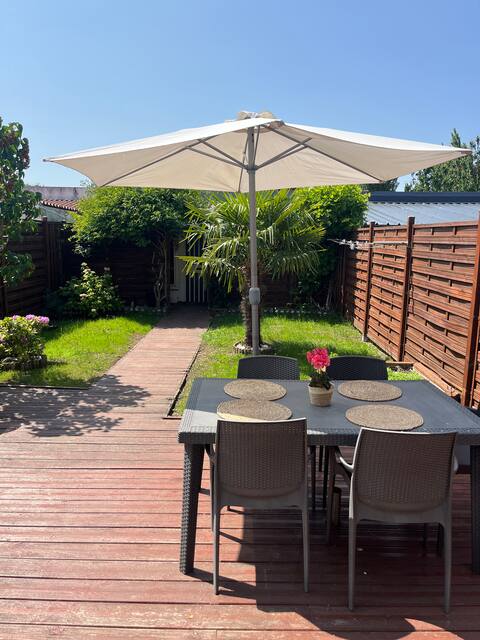 Sunny house 10 min from the sea