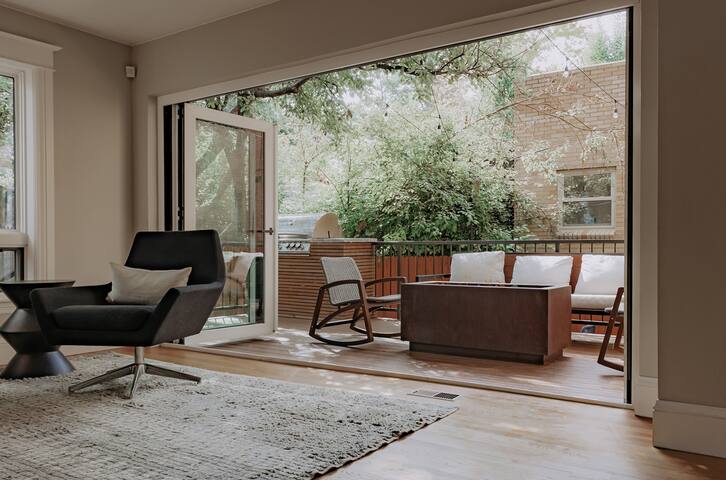 Designer Home w/ Hot Tub perfect for every Season! gallery image 5