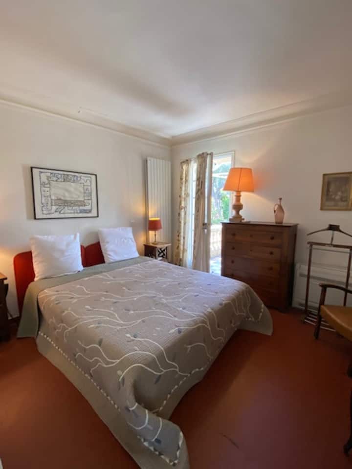 غرفة النوم 1