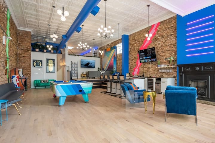 Neon Dream in River West!