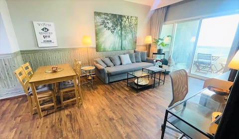Joyful 1-Bedroom Apt. Beach & Sea View Balcony