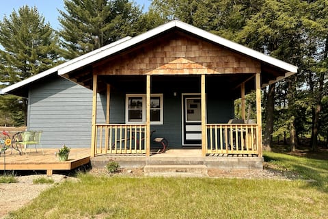 Red Dot Cabin - Sugar Camp Dreaming