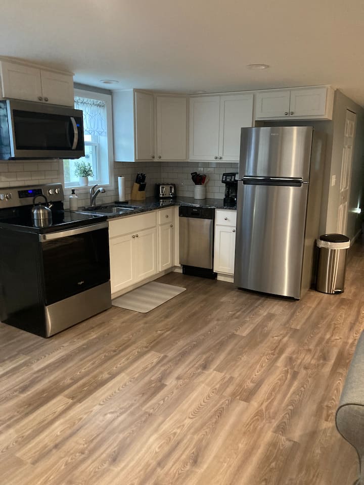 Modern Apartment near Cafe Lemont Apartments for Rent in State