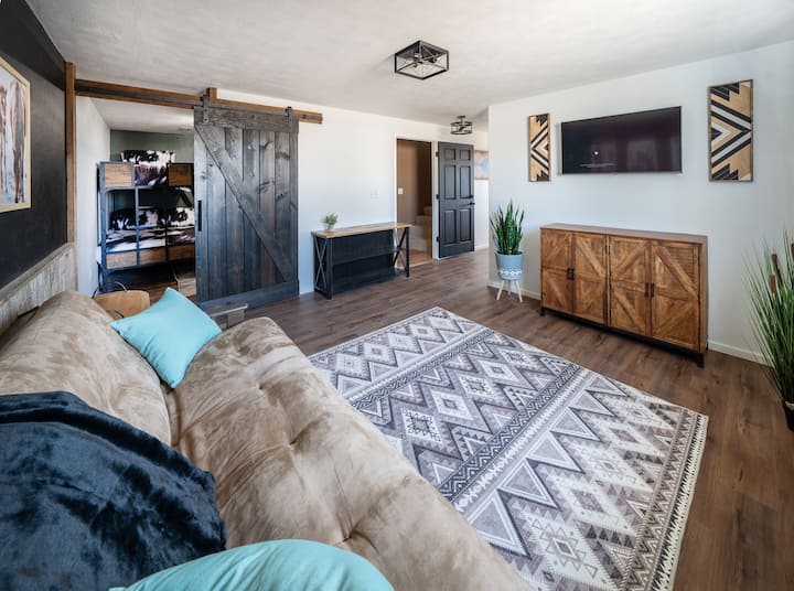 ห้องนั่งเล่นมีฟูก