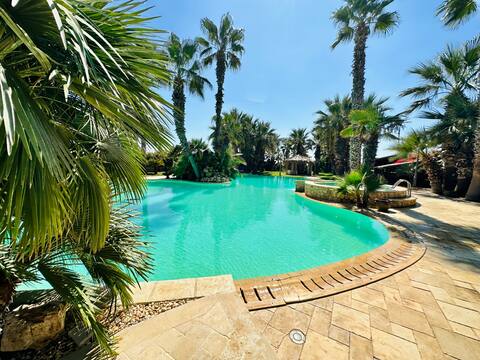 Luxury Beachfront Villa with Pool and Tennis Court