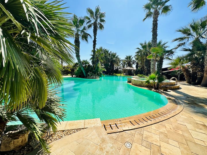 Beachfront Villa with Pool and Tennis Court