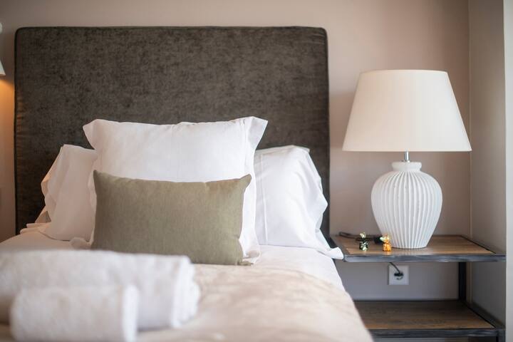 Five Bedroom duplex apartment with sunny terrace gallery image 5