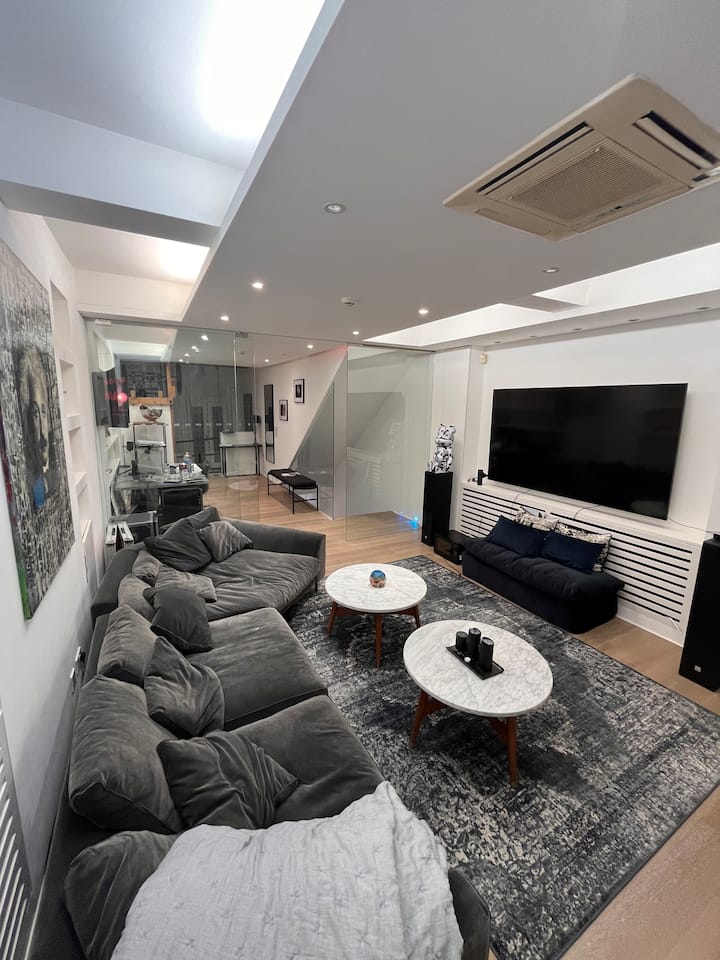 2 Floor Apartment w/Bar & Darts Apartments for Rent in Greater London