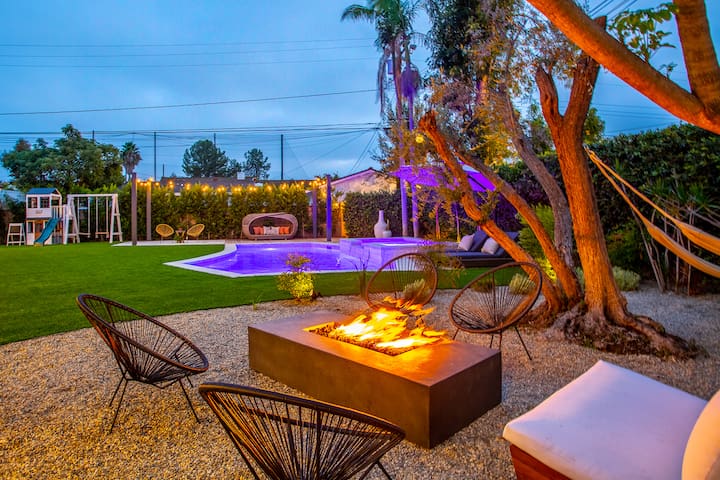 Modern Oasis on the Golf Course