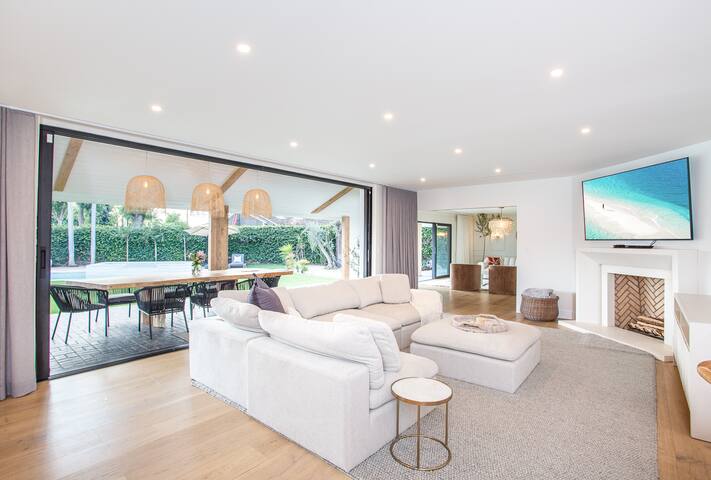 Modern Oasis on the Golf Course gallery image 3