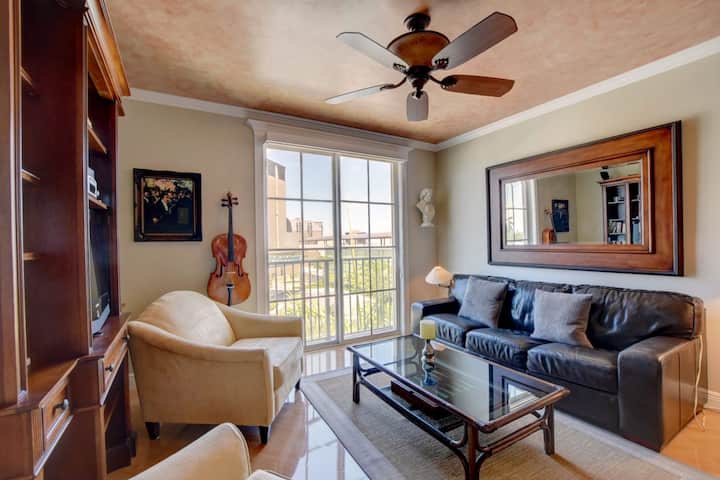 Classic 2br At Cityplace| Gym + Pool+ Balcony View - West Palm Beach, FL