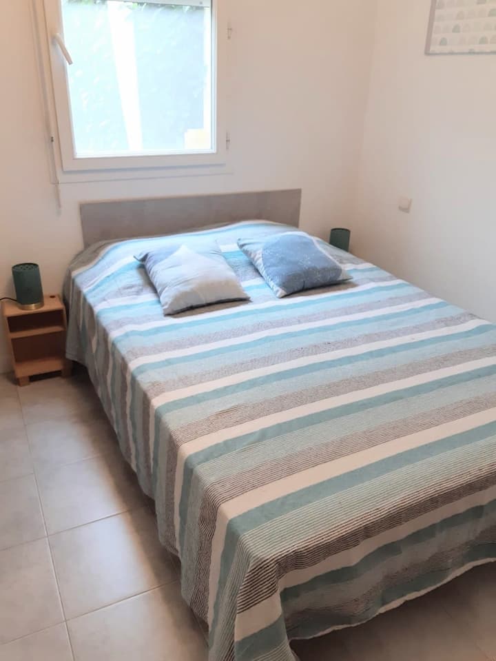 Habitación - Ropa de cama nueva muy cómoda con colchón de memoria