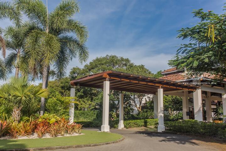 Ocean view in Reserva Conchal - J11