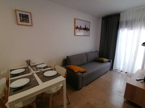 Anuncio de Airbnb popular: Apartment on the 2nd floor, 20 minutes from Plaza Cataluña en Sant Adrià De Besòs