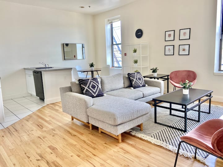 204Cozy Two Bedroom Apartment on Main Street! Apartments for Rent in