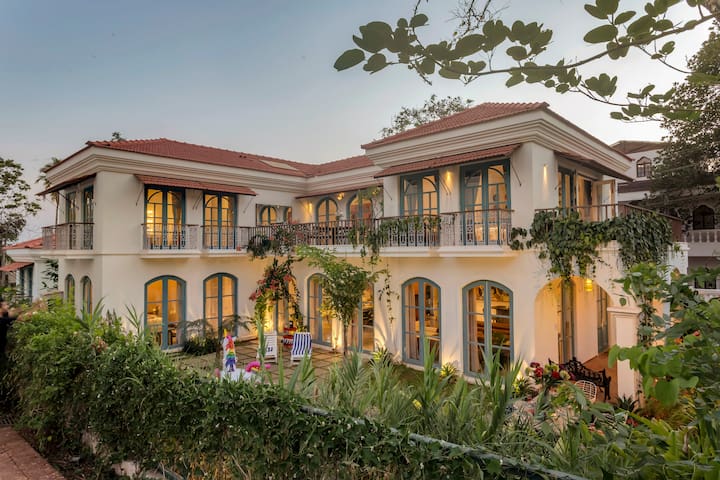 Premium Squarefeet managed Airbnb listing 1