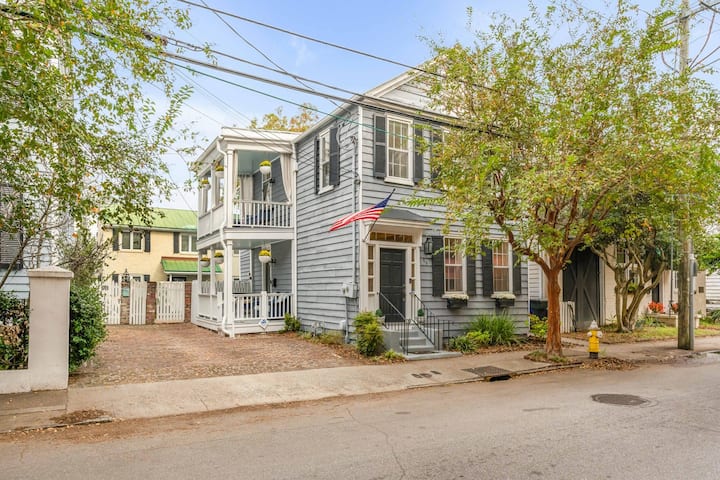 Elegant Historic Queen St House. - Charleston, SC