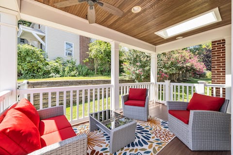Pet-Friendly Suburban retreat - 15 minutes from DC