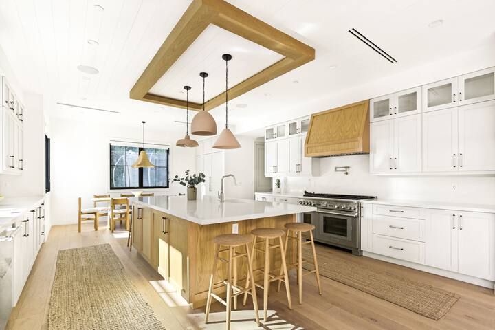 Ultimate Hollywood Getaway Heated Pool+Spa+Theatre gallery image 2