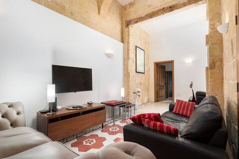 Traditional Townhouse with rooftop sea views