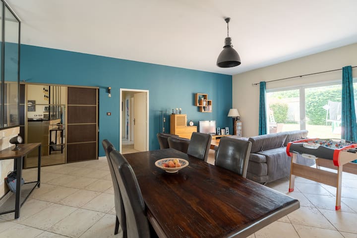 Holiday HOUSE with garden and swimming pool gallery image 3