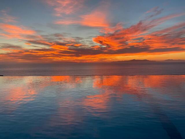 Villa Delfini, beachfront, best 2-16 guests, Syros gallery image 2