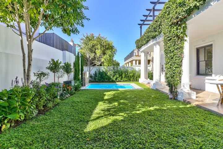 Majestic Mountain View Villa gallery image 3