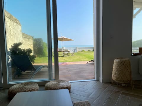 Popular Airbnb listing: Charming beachfront house with direct beach access in Hermanville Sur Mer