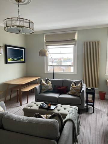 Notting Hill Gate overlooking beautiful Garden Sq gallery image 2