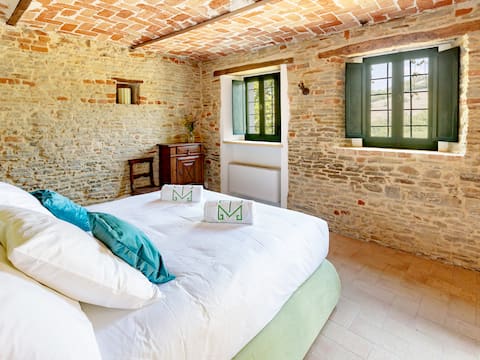 Charming and Lovely Room in Le Langhe