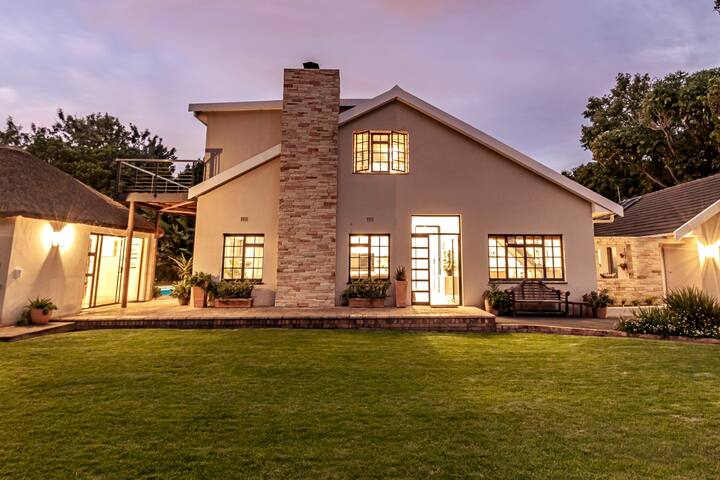Spacious home with pool, Constantia, Cape Town gallery image 2