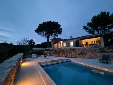 Luxurious villa with exceptional views