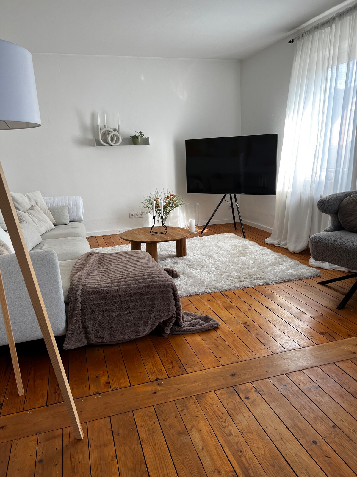 Top Airbnb: Semi-detached house, 20-minute walk to the fair in Mittelfeld