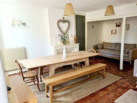 Successful Airbnb property: Spacious duplex 100 m² - 11 people - Historic center in Paray Le Monial