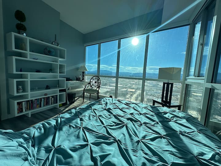 Брачен кревет (широк 150-179 см)/ целосен работен простор 