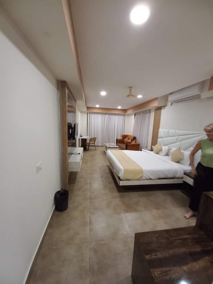 Bedroom 1 image 1