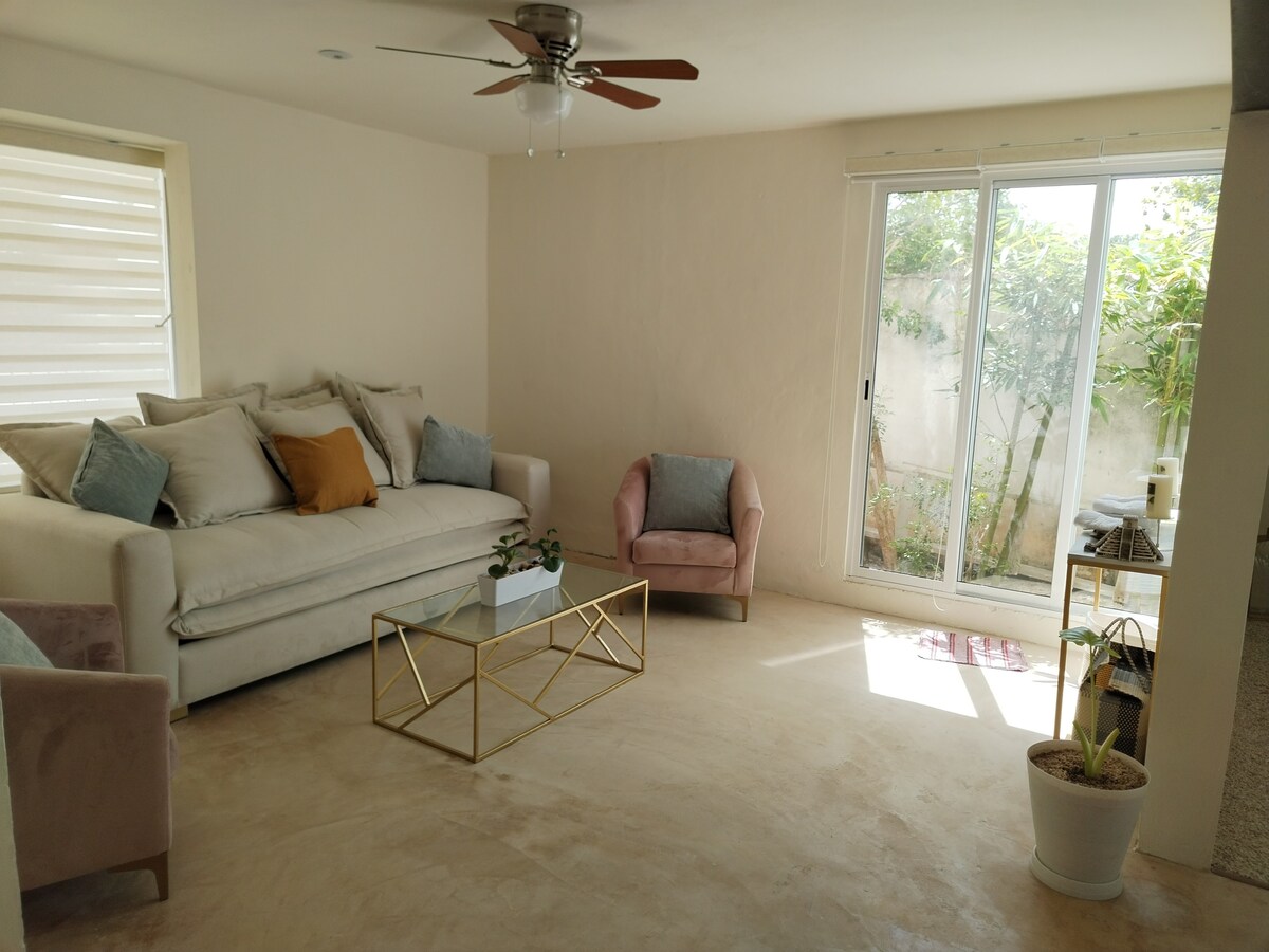 Airbnb con mejor rendimiento: Casa Merida ARCOS "Central, Comfortable and Safe" en México Norte