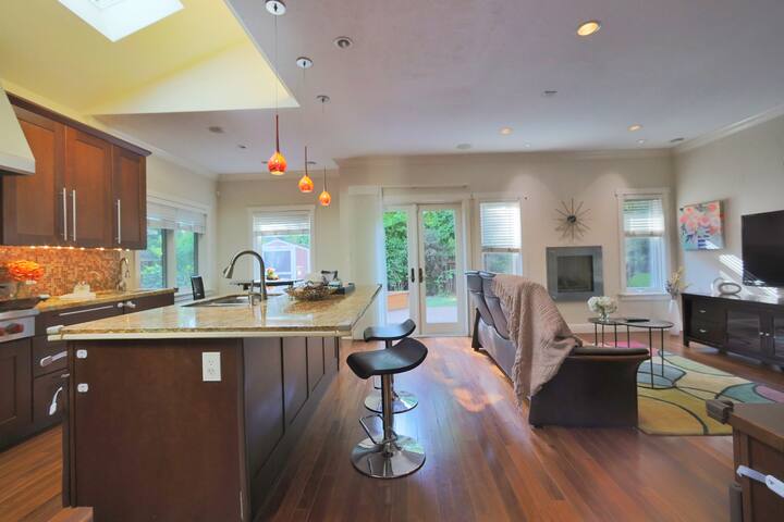 4BR Smart Home | Near Airport&Stanford G#41100 gallery image 2
