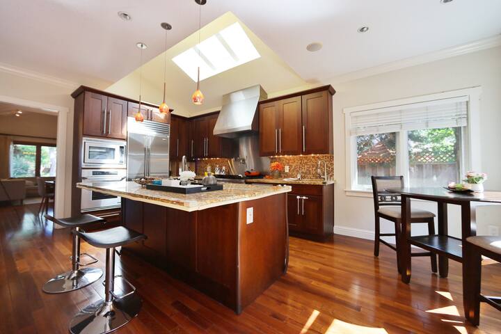 4BR Smart Home | Near Airport&Stanford G#41100 gallery image 5