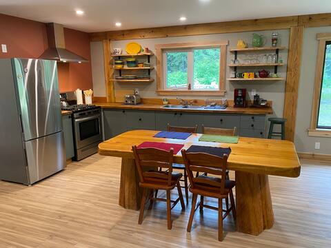 Cottonwood Cottage Bella Coola Valley