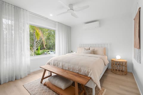 Popular Airbnb listing: Vibes At Five Noosa in Noosa Shire