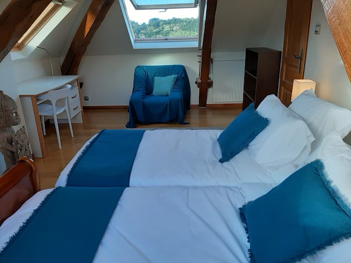 Chumba cha 5 cha kulala.
Makazi ya mashambani.
