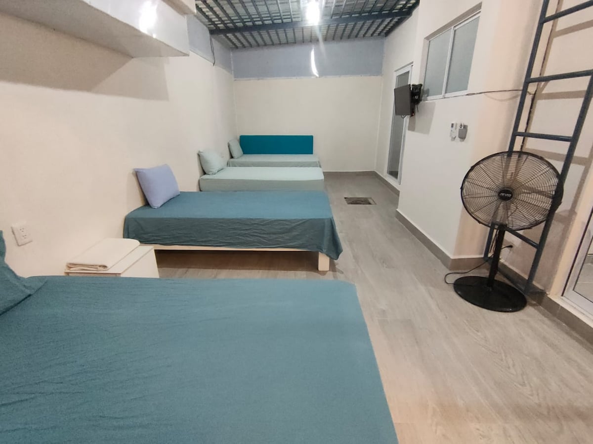 RECAMARA 4. СЕ СОСТОИ ОД 5 ЕДИНЕЧНИ КРЕВЕТА СО КЛИМА УРЕД И ВЕНТИЛАТОР.