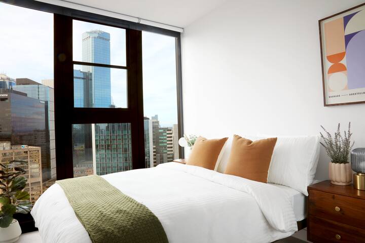 Mid Century 2 Bed 2 Bath Apt gallery image 3