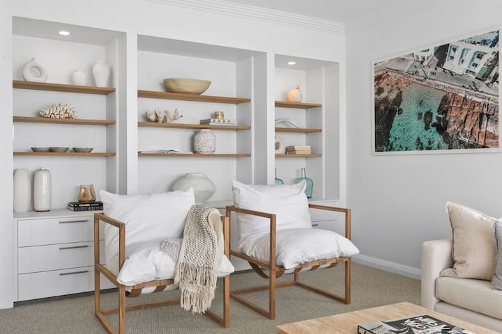 Luxury Manly Oceanfront Getaway gallery image 4