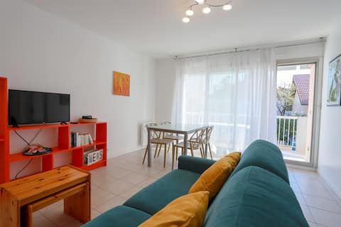Top Airbnb: 2 steps from the lake – 1 bedroom + Balcony + Parking à Annecy